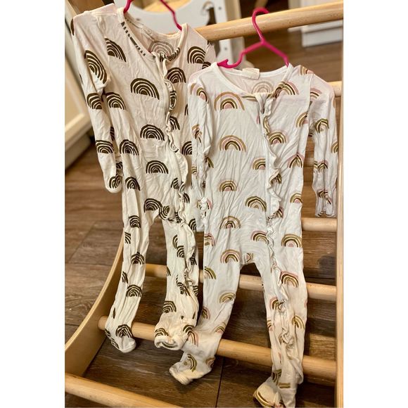 Spearmint Baby Other - Spearmint Love Organic Cotton Ruffle Bum Zip Up Onsie Set
